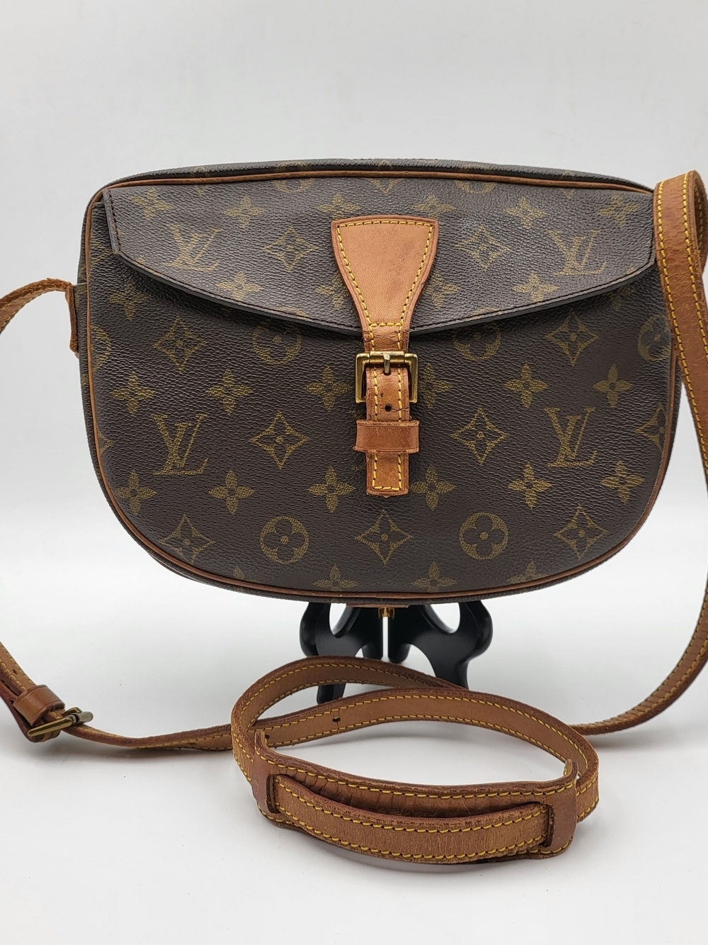 LOUIS VUITTON JEUNE FILLE MM  Monogram Crossbody Bag..Authentic..